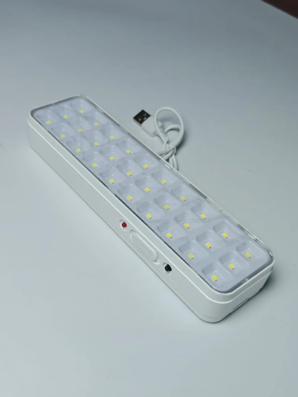 CT613 USB rechargeable LED emergency light feature image 6