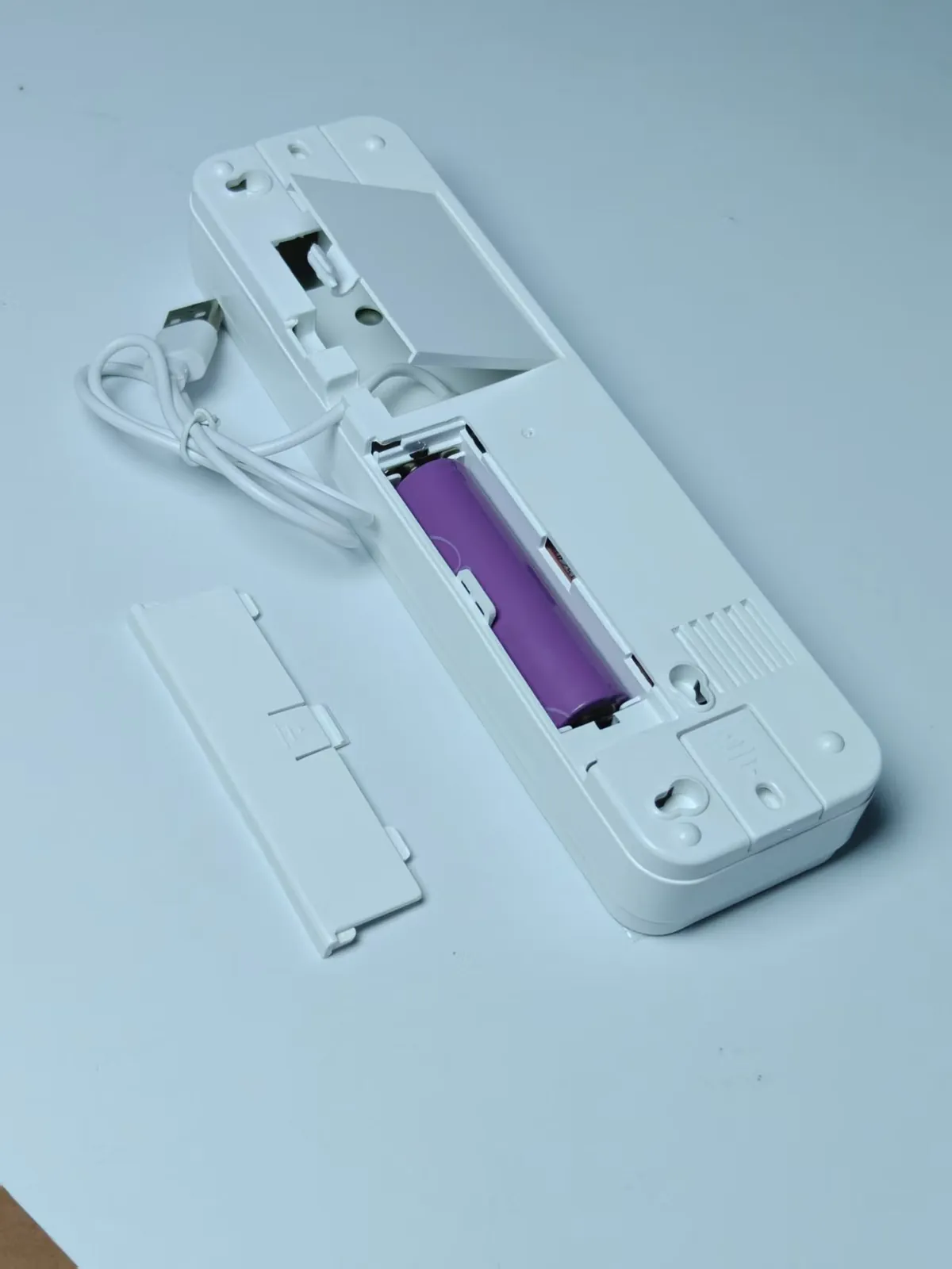 CT613 USB rechargeable LED emergency light feature image 7