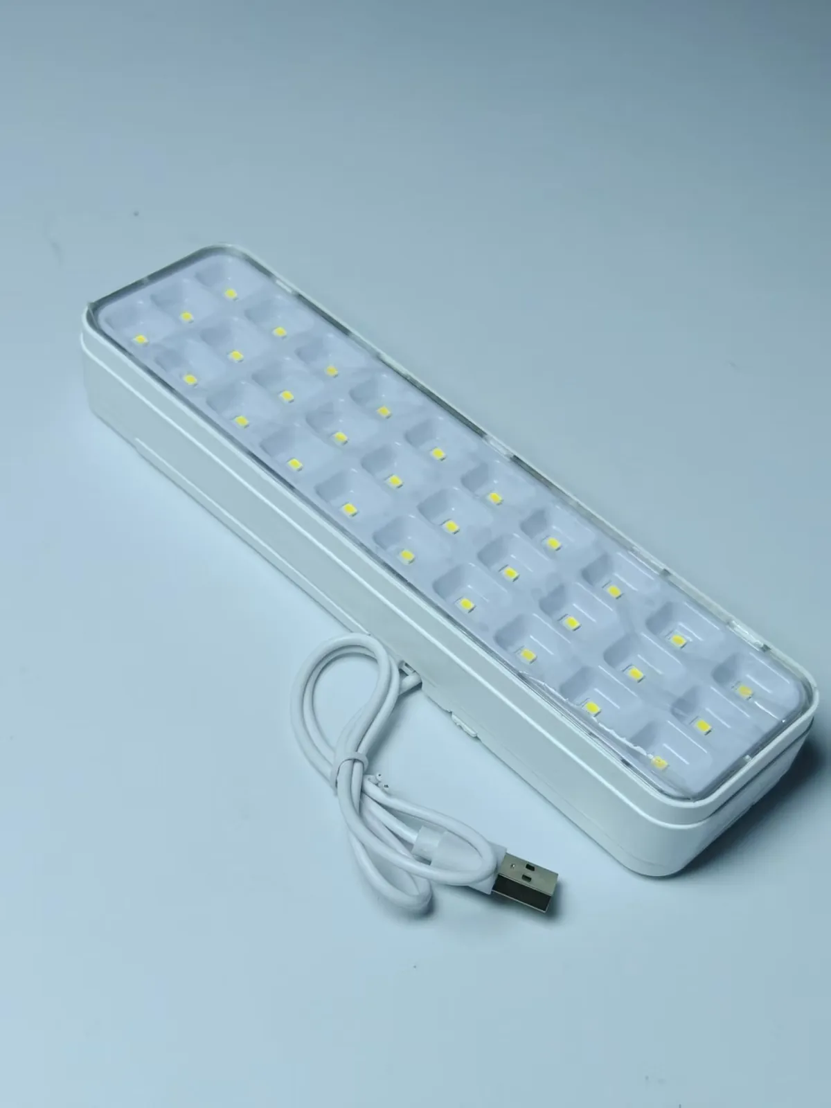 CT613 USB rechargeable LED emergency light feature image 8
