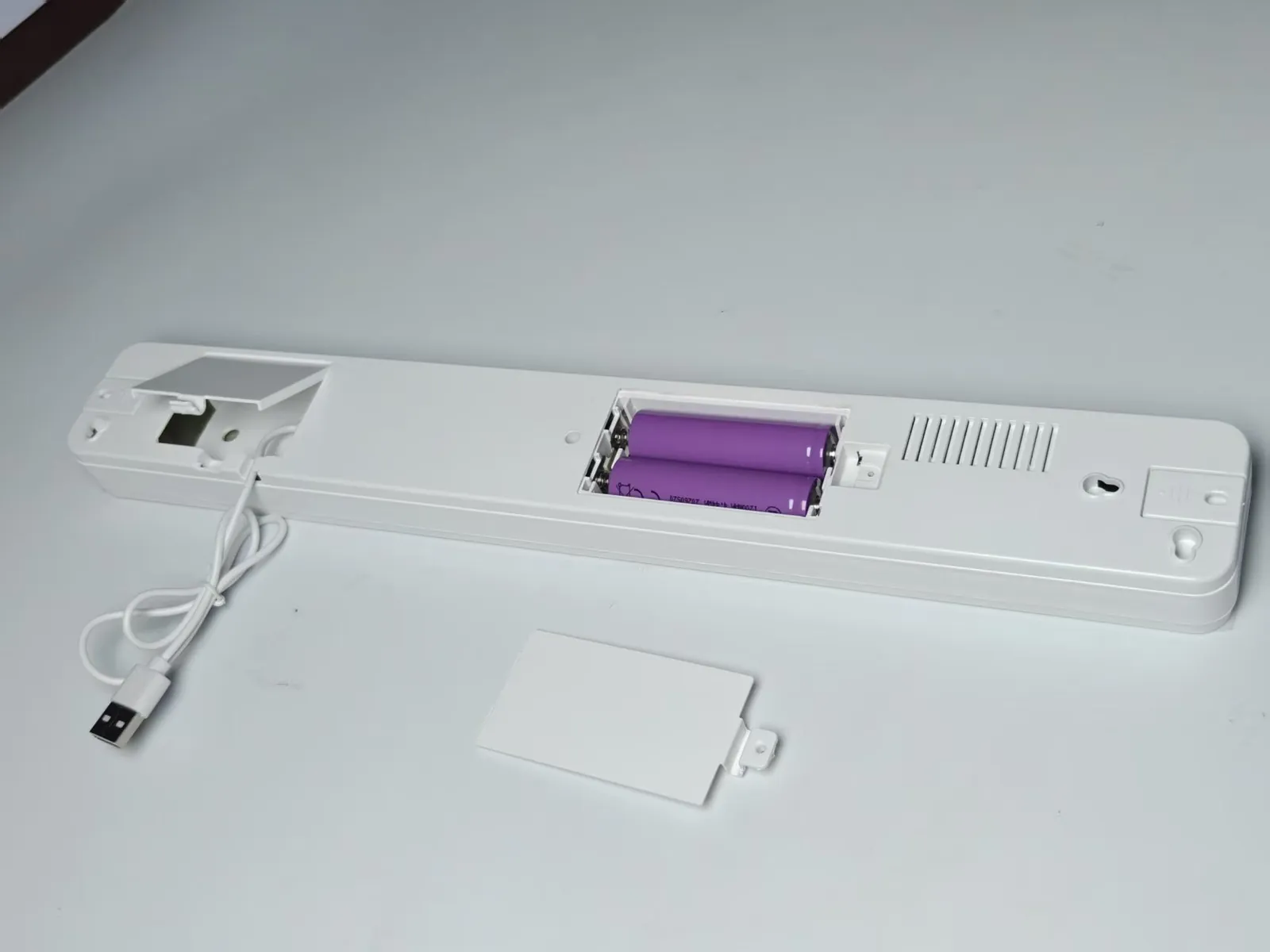 CT614 USB rechargeable LED emergency light feature image 5